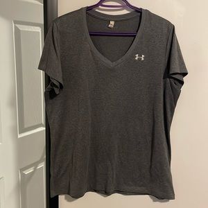 Under Armour V-neck T-shirt